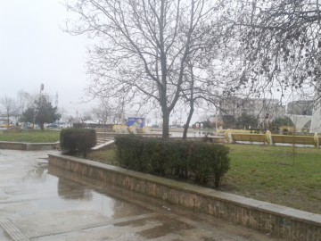 Vremea se încălzeşte, ploile se retrag la munte şi în nord